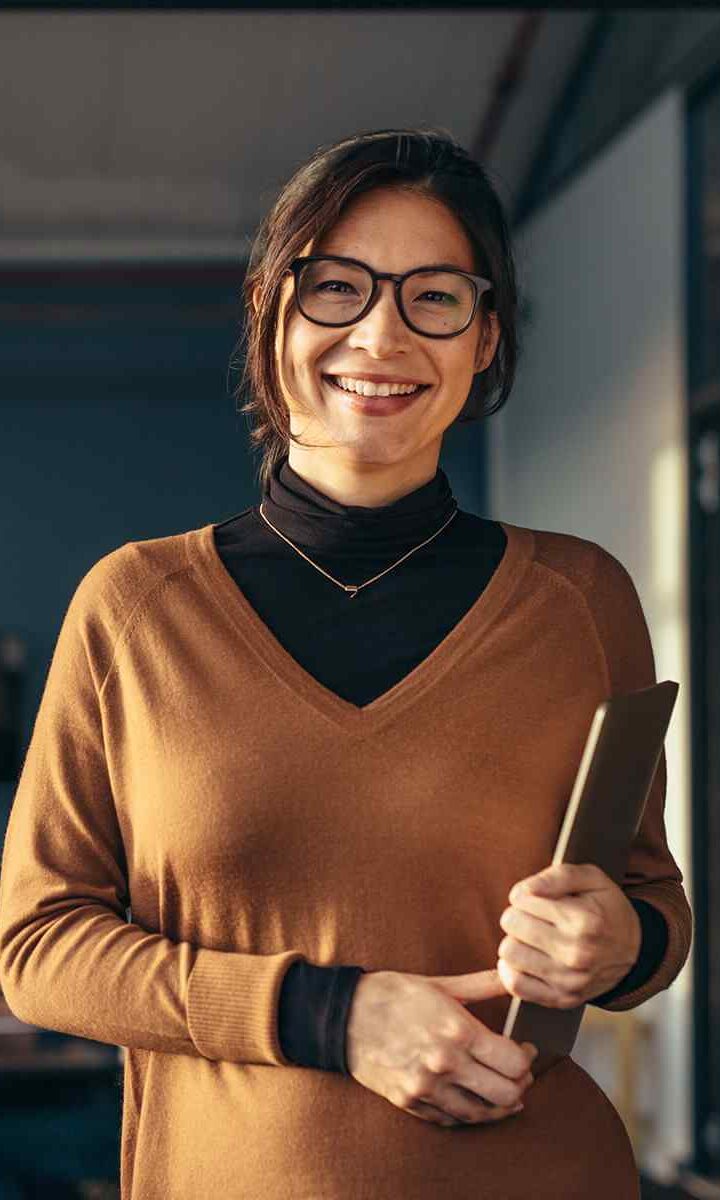 https://mortgagefriend.com/wp-content/uploads/2019/10/inner_team_01-720x1200.jpg